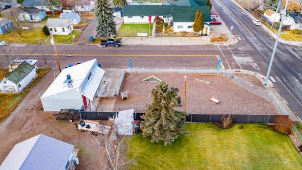 Mission Mountain Pet Service Inc.: 11 7th Ave W, Polson, MT 59860